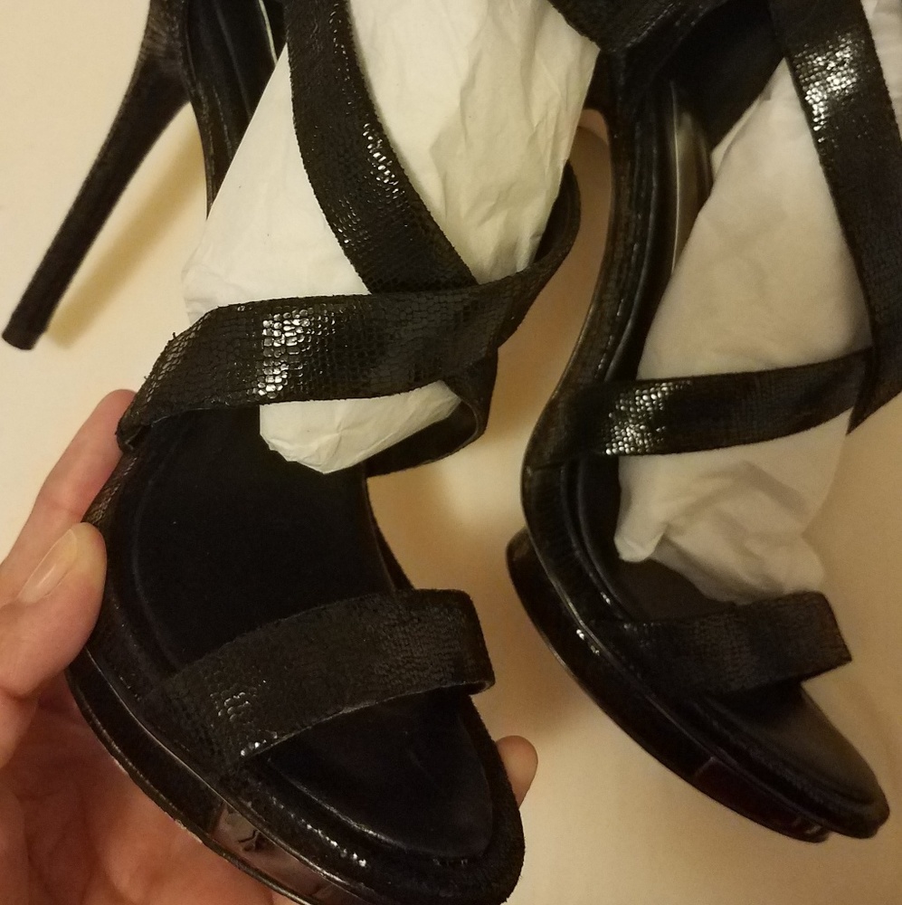 Sz7 BCBGMaxAxria Black leather heels